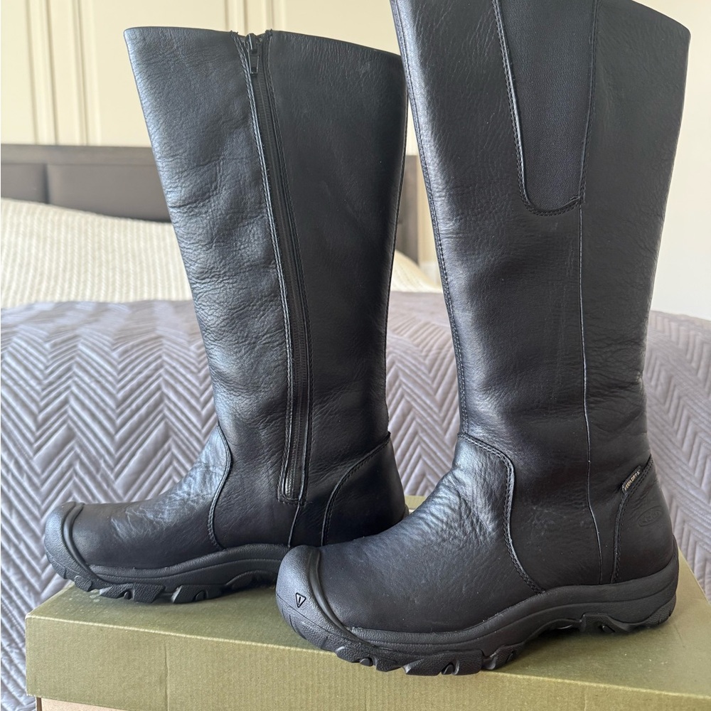 Keen Black Women's Boots